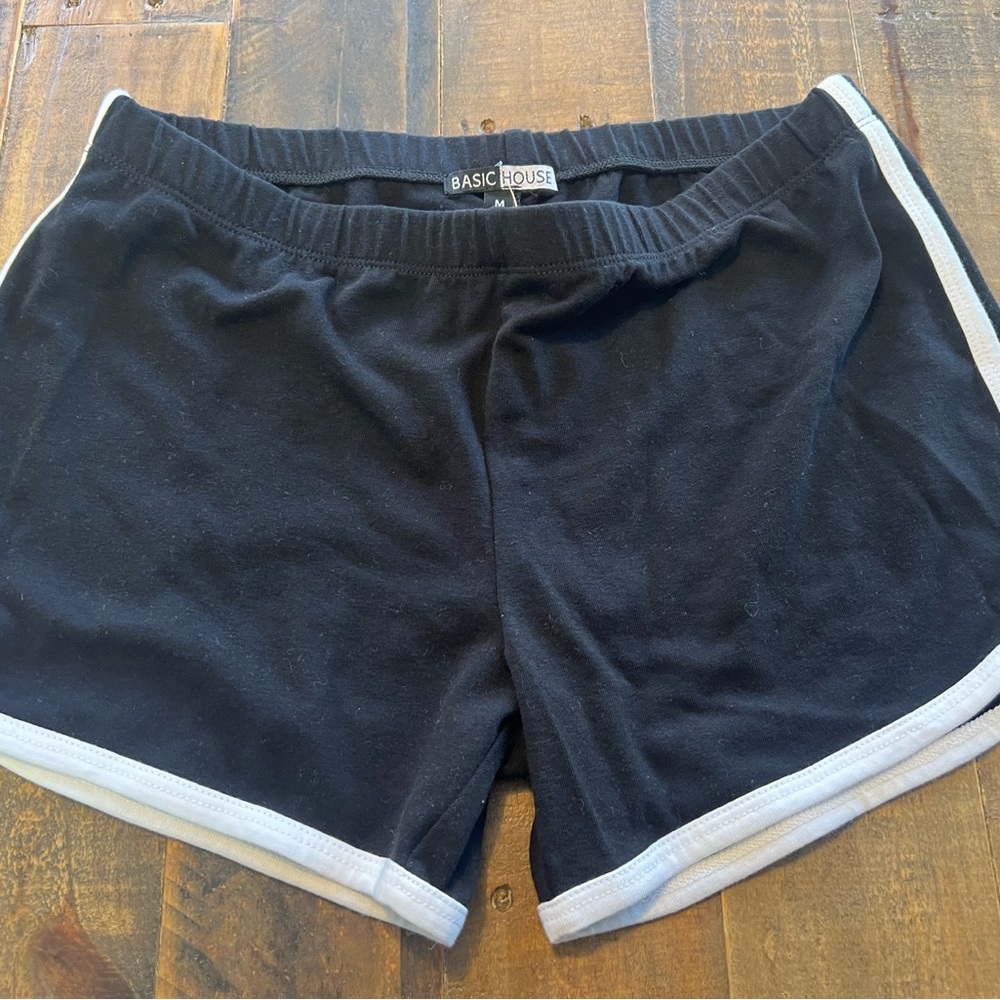 Basic House black womens medium retro shorts